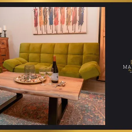 Maison De Luxx A2 アパート